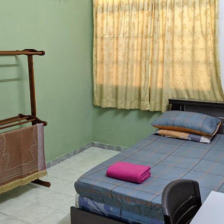 Homestay Budget Lenggong Kampong Ulu Jepai Buitenkant foto
