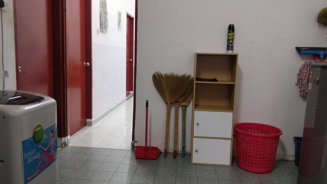 Homestay Budget Lenggong Kampong Ulu Jepai Buitenkant foto